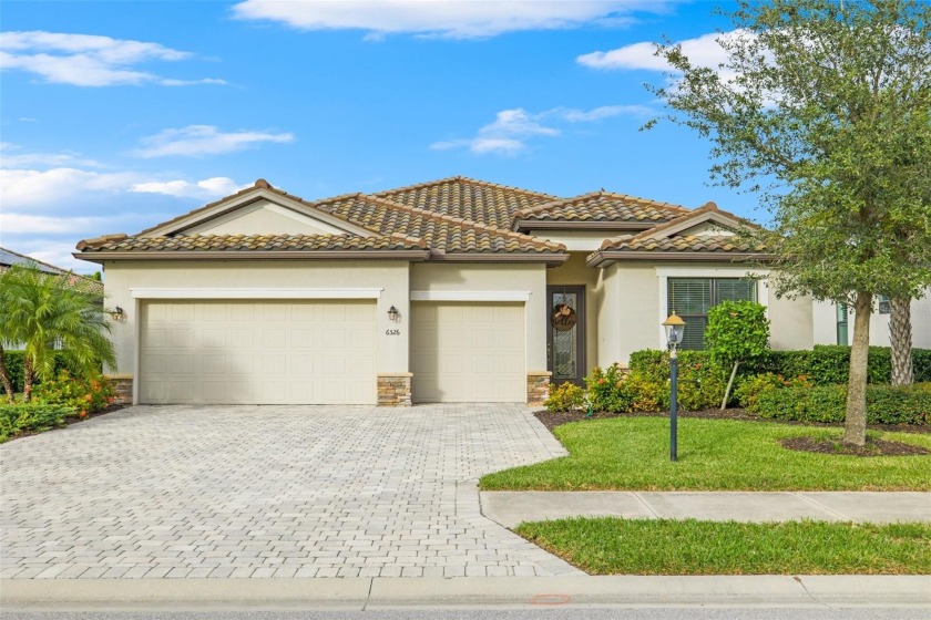 THIS HOME DID NOT FLOOD OR HAVE ANY DAMAGE FROM EITHER HISTORIC - Beach Home for sale in Bradenton, Florida on Beachhouse.com