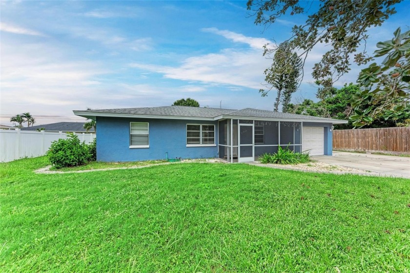 Venice block 2 bedroom,2 bath Pool home west of the Trail! - Beach Home for sale in Venice, Florida on Beachhouse.com