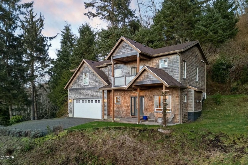 Neskowin dream retreat, nestled in a lush and private setting - Beach Home for sale in Neskowin, Oregon on Beachhouse.com