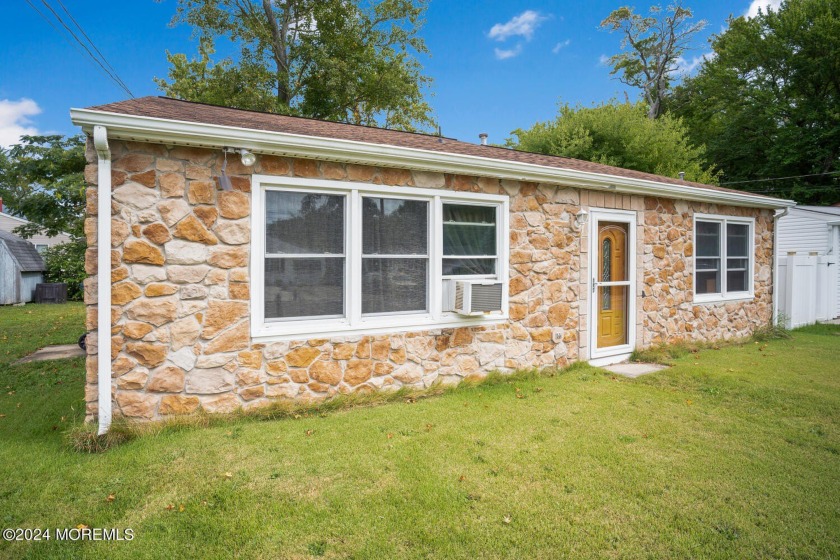 Imagine the freedom of owning your own home instead of paying - Beach Home for sale in Little Egg Harbor, New Jersey on Beachhouse.com