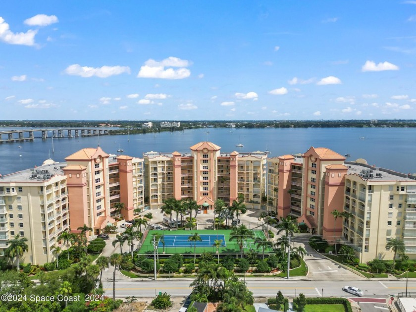 Updated, move-in ready open floor plan 2 Bed/2 Bath waterfront - Beach Condo for sale in Cocoa, Florida on Beachhouse.com