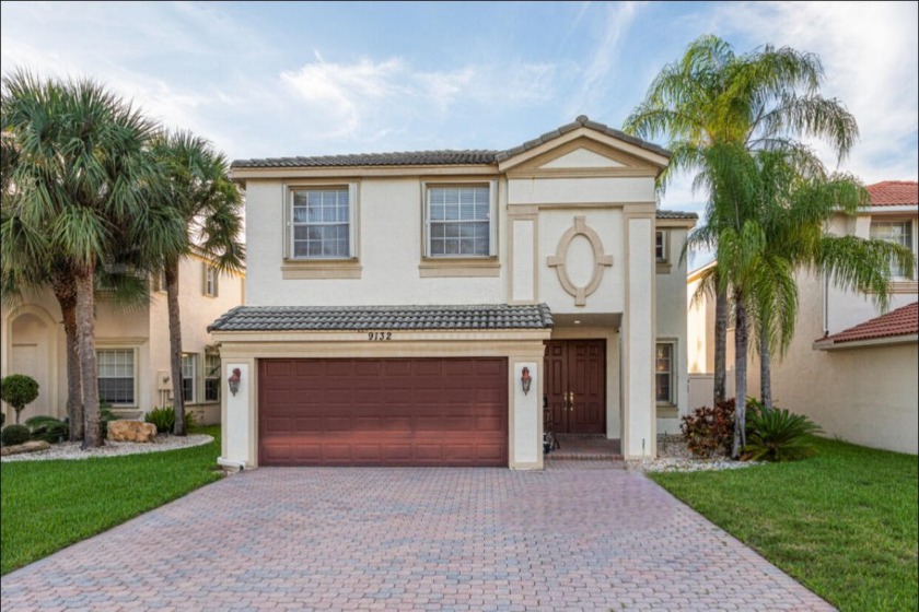 Welcome home! This stunning 5-bedroom, 3-bathroom pool home is - Beach Home for sale in Wellington, Florida on Beachhouse.com