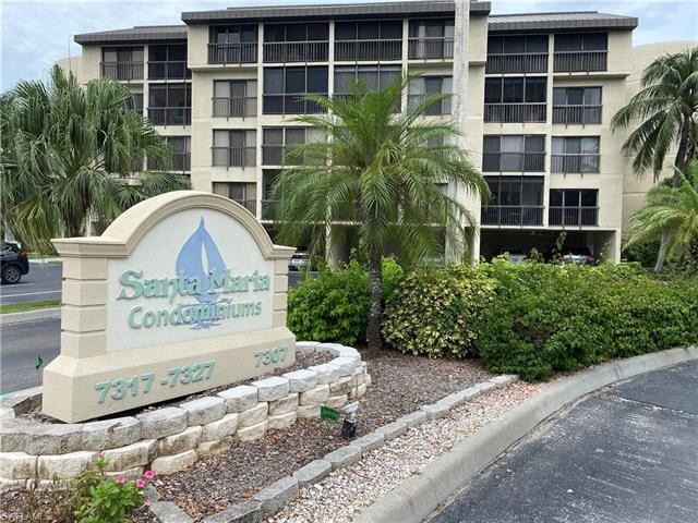 DAILY RENTAL!!!This highly sought after community rarely comes - Beach Condo for sale in Fort Myers Beach, Florida on Beachhouse.com