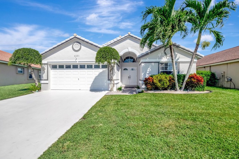 DISCOVER YOUR DREAM HOME IN THIS BEAUTIFULLY MAINTAINED - Beach Home for sale in Boynton Beach, Florida on Beachhouse.com