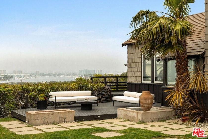 Tucked high above the coastline on one of Playa del Rey's most - Beach Home for sale in Playa Del Rey, California on Beachhouse.com
