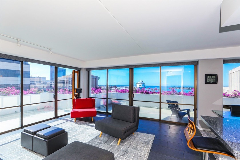 This Harbor Square suite is more than a home-it's a lifestyle - Beach Condo for sale in Honolulu, Hawaii on Beachhouse.com