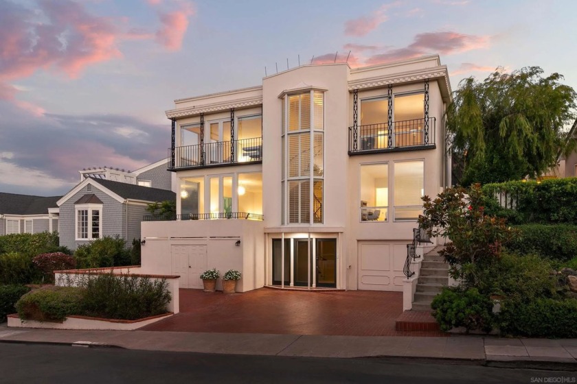 Welcome to this classic beauty located in the heart of La Jolla - Beach Home for sale in La Jolla, California on Beachhouse.com