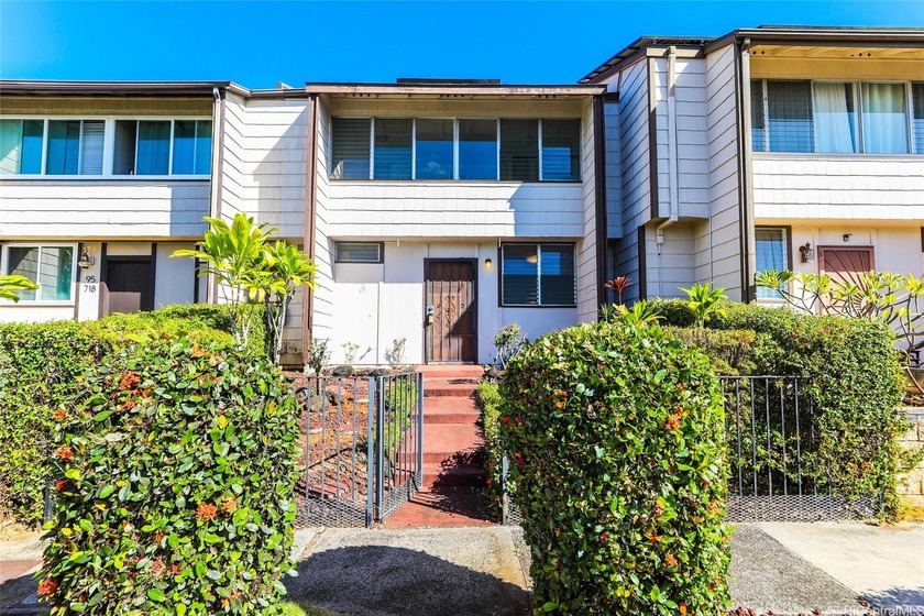 Welcome home to this lightly remodeled 4-bedroom, 2.5-bath - Beach Home for sale in Mililani, Hawaii on Beachhouse.com