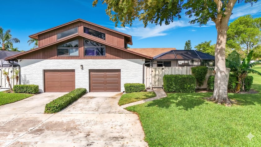 3-bedroom, 3.5-bath townhouse with lake view. This move-in ready - Beach Townhome/Townhouse for sale in Boca Raton, Florida on Beachhouse.com