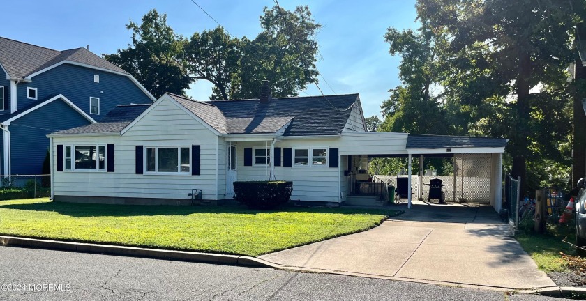 Nestled on a dead-end street in the desirable Cliffwood Beach - Beach Home for sale in Keyport, New Jersey on Beachhouse.com