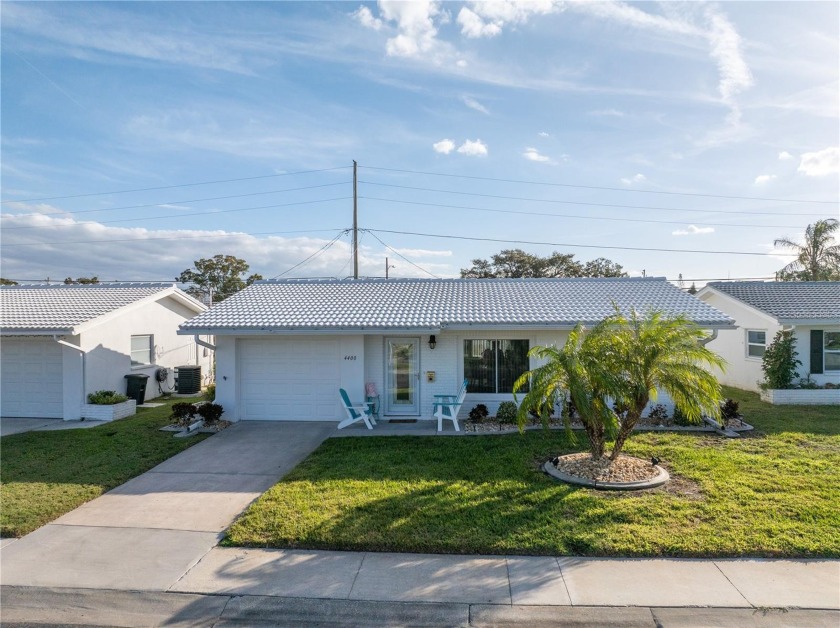 AGENT BONUS WITH CONTRACT BY 3/31/24! This STUNNING, maintenance - Beach Home for sale in Pinellas Park, Florida on Beachhouse.com