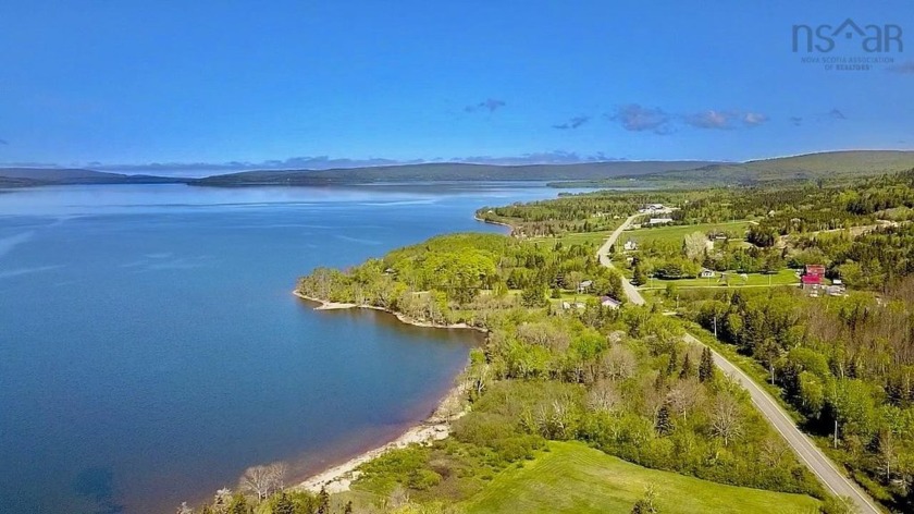 Discover how magical life on the lake really is. This 2.3 acre - Beach Lot for sale in Inverness,  on Beachhouse.com