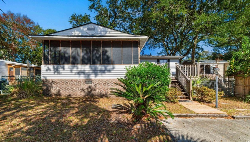 Welcome to this charming 3 bedroom home located in the desirable - Beach Home for sale in North Myrtle Beach, South Carolina on Beachhouse.com