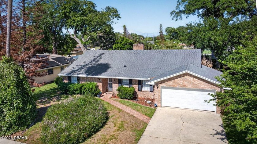 Welcome to this beautiful three-bedroom, two-bathroom home - Beach Home for sale in South Daytona, Florida on Beachhouse.com