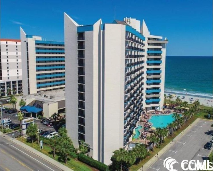 PRICE REDUCTION! Huge one bedroom condo with private foyer entry - Beach Condo for sale in Myrtle Beach, South Carolina on Beachhouse.com