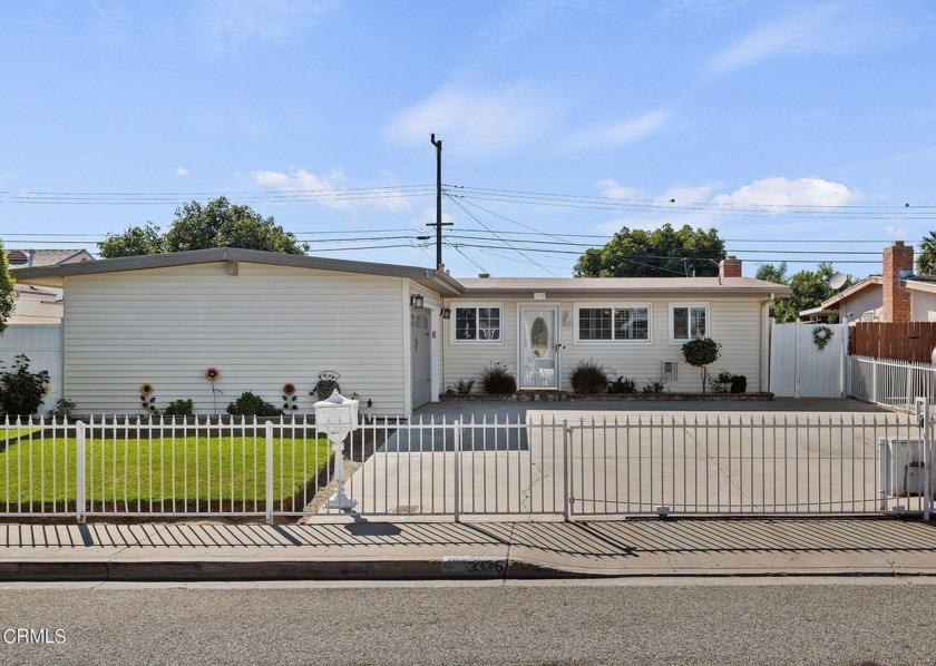 Welcome to 3325 Madera Place in beautiful Oxnard, CA--a true gem - Beach Home for sale in Oxnard, California on Beachhouse.com