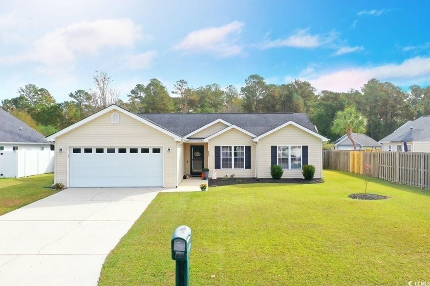 This home has three bedrooms and two full bathrooms within the - Beach Home for sale in Longs, South Carolina on Beachhouse.com