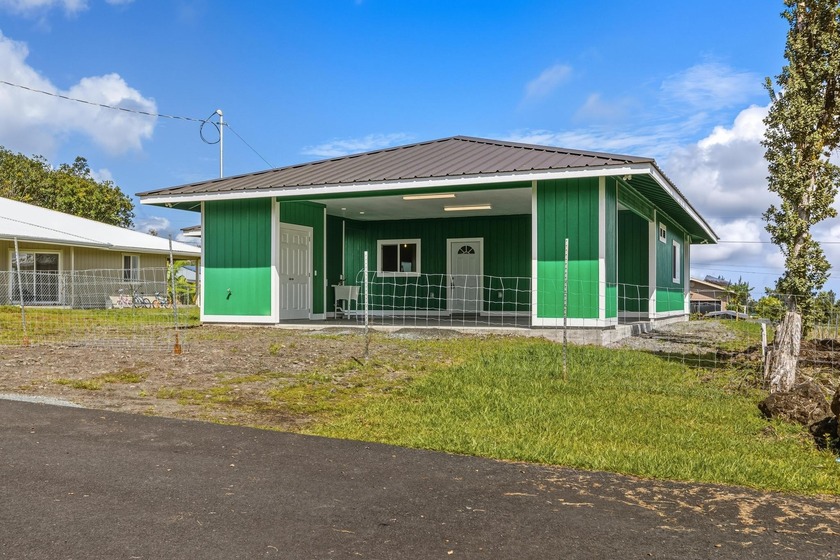 Brand-new 3 bedroom, 2 bathroom home with covered carport and - Beach Home for sale in Mountain View, Hawaii on Beachhouse.com