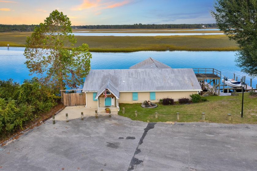 A boaters dream! Located 4 miles from 'toes in the sand' on - Beach Home for sale in Supply, North Carolina on Beachhouse.com