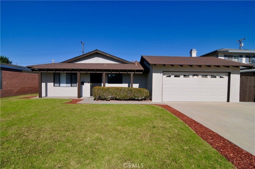 Two Bedroom , One and a Half Bath , Two Car Garage , Cul De Sac - Beach Home for sale in Huntington Beach, California on Beachhouse.com