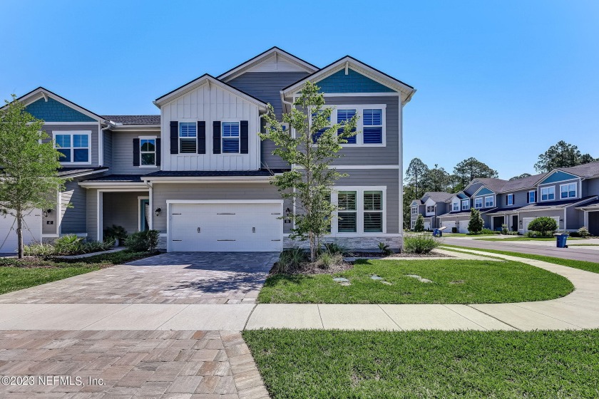 This END UNIT townhome is fully equipped with high-end decorator - Beach Townhome/Townhouse for sale in Ponte Vedra, Florida on Beachhouse.com