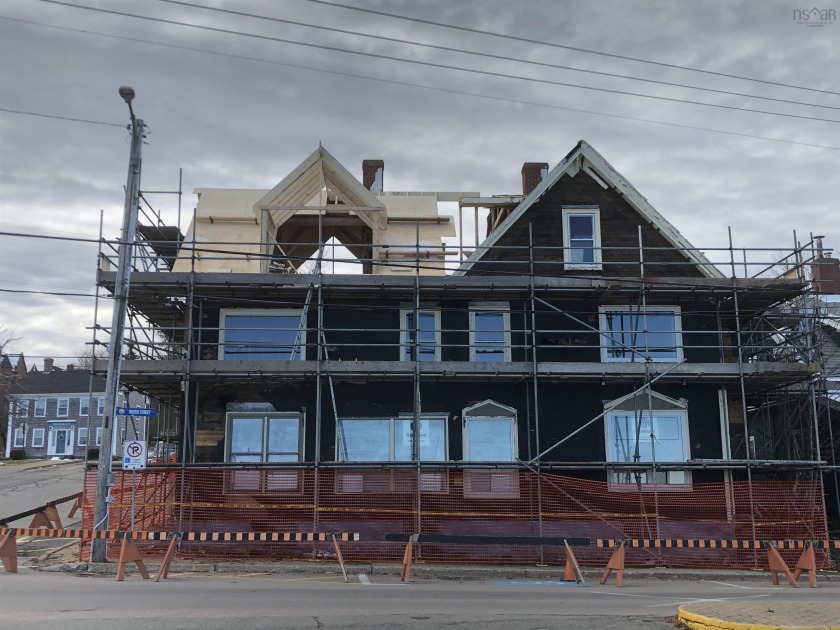 Signature Landmark Opportunity! On a large double lot with most - Beach Commercial for sale in Digby,  on Beachhouse.com