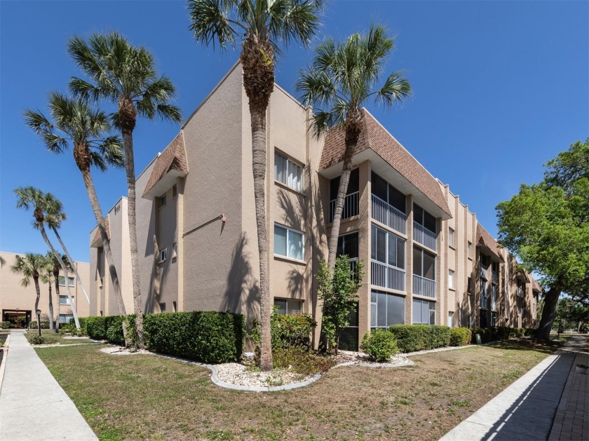 Welcome home! This adorable one-bedroom, one-bath condominium - Beach Condo for sale in Sarasota, Florida on Beachhouse.com