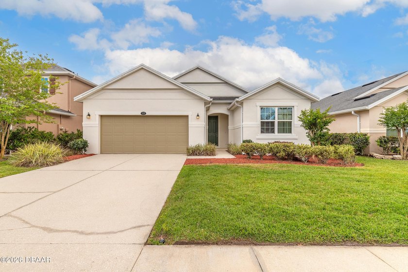 Welcome to this beautifully maintained 4 bedrooms with 2 full - Beach Home for sale in Daytona Beach, Florida on Beachhouse.com