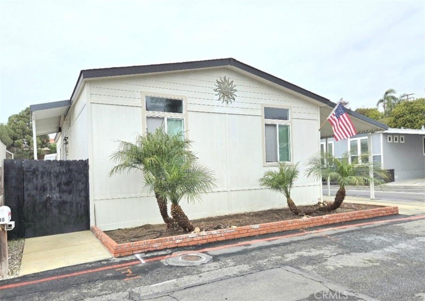 Only 1 block from the OCEAN on a corner lot!!! 3 bedrooms and 2 - Beach Home for sale in Huntington Beach, California on Beachhouse.com