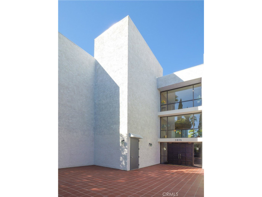 Fixer or just move in and make desired improvements at your own - Beach Condo for sale in Rolling Hills Estates, California on Beachhouse.com