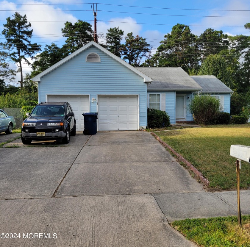 CALLING HANDY PERSONS/CONTRACTOR! Desirable Eagle Bay area of - Beach Home for sale in Little Egg Harbor, New Jersey on Beachhouse.com