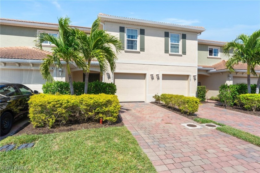 Experience the perfect blend of style, comfort, and convenience - Beach Townhome/Townhouse for sale in Fort Myers, Florida on Beachhouse.com