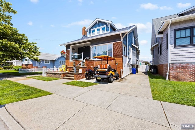 Exquisite fully furnished loft, with fully renovated kitchen, 1 - Beach Condo for sale in North Wildwood, New Jersey on Beachhouse.com