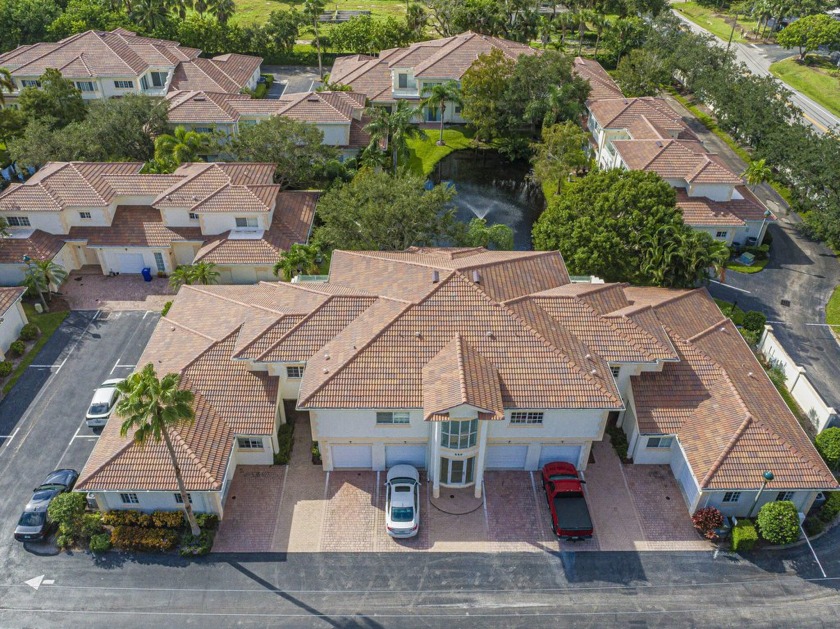 ''Beautifully renovated top floor condo w/ water and fountain - Beach Condo for sale in Vero Beach, Florida on Beachhouse.com