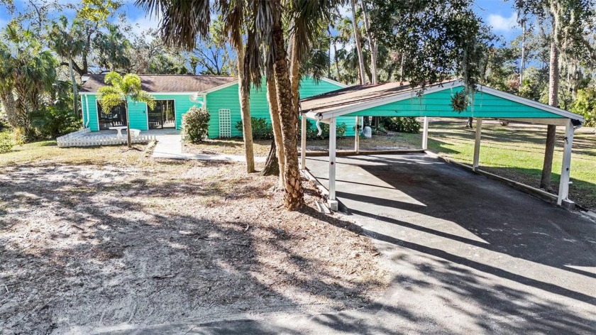 Seize a rare opportunity to own a prime waterfront property! - Beach Home for sale in Tampa, Florida on Beachhouse.com