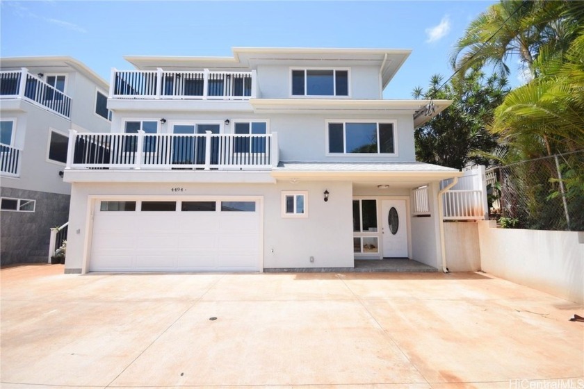 Beautiful constructed 5 bedroom 6 bath home! Very large home - Beach Home for sale in Honolulu, Hawaii on Beachhouse.com