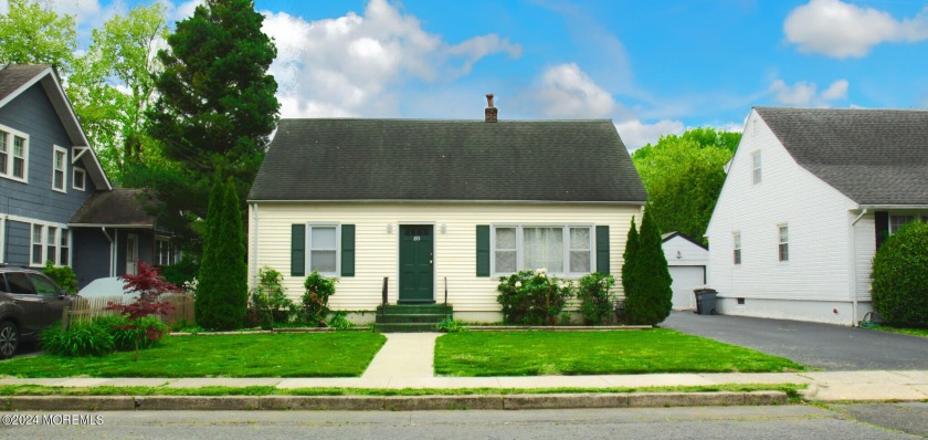 Charming four-bedroom, two-bathroom home in Manasquan: This 1948 - Beach Home for sale in Manasquan, New Jersey on Beachhouse.com