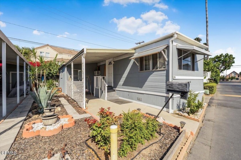 Come take a look at this adorable mobile home which features a - Beach Home for sale in Oxnard, California on Beachhouse.com