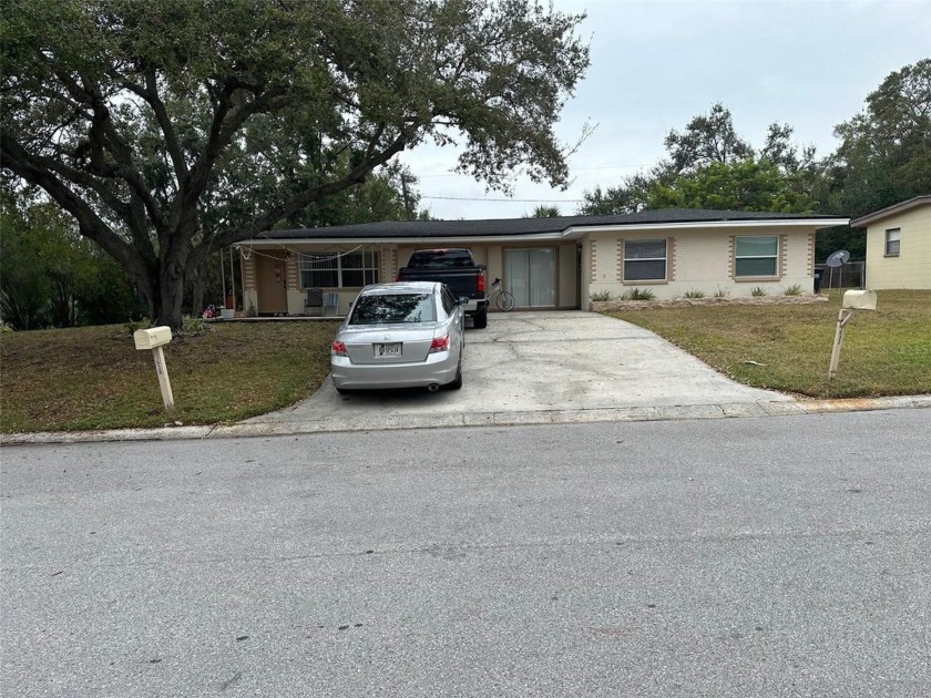 Super duplex in excellent condition. Two 3 bedroom / 1 bathroom - Beach Townhome/Townhouse for sale in Clearwater, Florida on Beachhouse.com