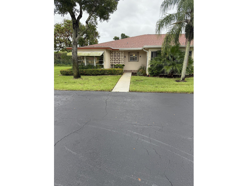 BEAUTIFUL, BRIGHT AND SPACIOUS END UNIT IN HIGHLY DESIRABLE - Beach Home for sale in Delray Beach, Florida on Beachhouse.com
