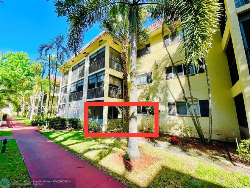 Beautifully & totally updated 1/1 in a boutique building in the - Beach Condo for sale in Pompano Beach, Florida on Beachhouse.com