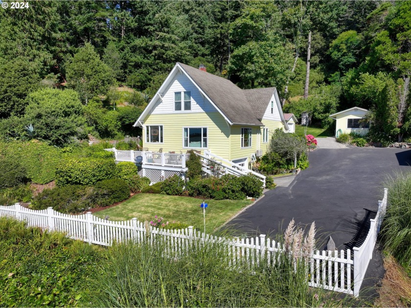 Welcome to this enchanting ocean, bay and river view home, a - Beach Home for sale in Gold Beach, Oregon on Beachhouse.com