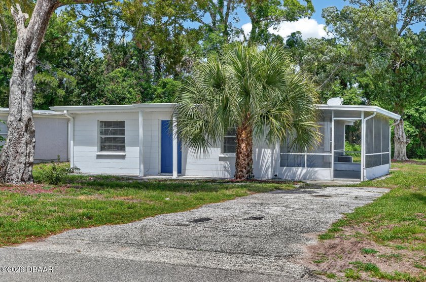 Welcome to 2425 Anastasia Drive in South Daytona! This - Beach Home for sale in South Daytona, Florida on Beachhouse.com