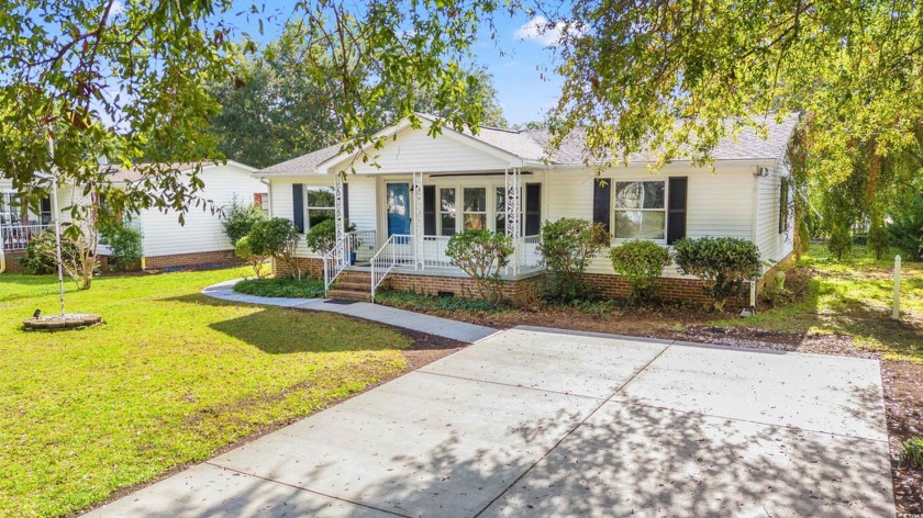 Welcome home to this beautifully renovated 3 bed 2bath home - Beach Home for sale in Murrells Inlet, South Carolina on Beachhouse.com