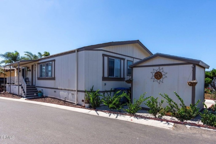 Welcome to this beautiful 3-bedroom, 2-bathroom mobile home - Beach Home for sale in Oxnard, California on Beachhouse.com