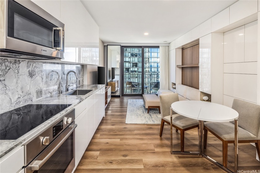 Immaculate gorgeous ocean-view studio with a lanai at A'ali'i in - Beach Condo for sale in Honolulu, Hawaii on Beachhouse.com