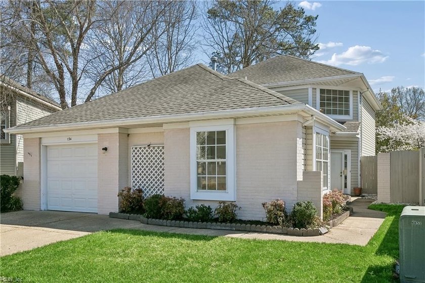 Welcome to this beautifully updated 2-bedroom, 2.5-bath home in - Beach Home for sale in Newport News, Virginia on Beachhouse.com