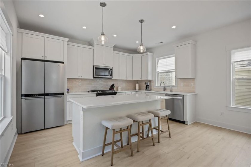 NO FEE 2-unit condo offering refined coastal living in a prime - Beach Condo for sale in Virginia Beach, Virginia on Beachhouse.com