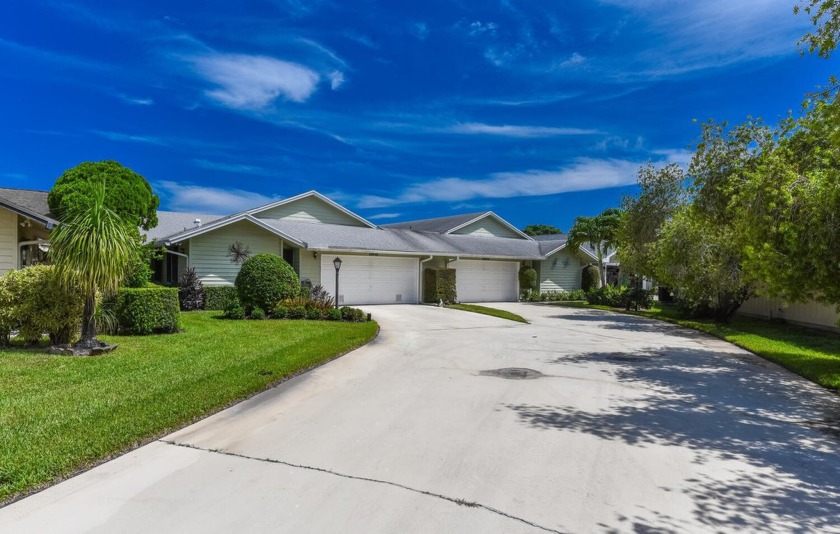 Discover the serene lifestyle of Eaglewood with this charming - Beach Home for sale in Hobe Sound, Florida on Beachhouse.com