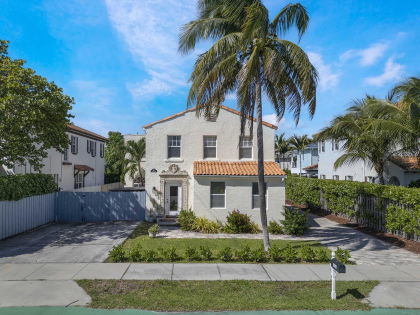 Rare opportunity to own a piece of Delray Beach history! This - Beach Home for sale in Delray Beach, Florida on Beachhouse.com